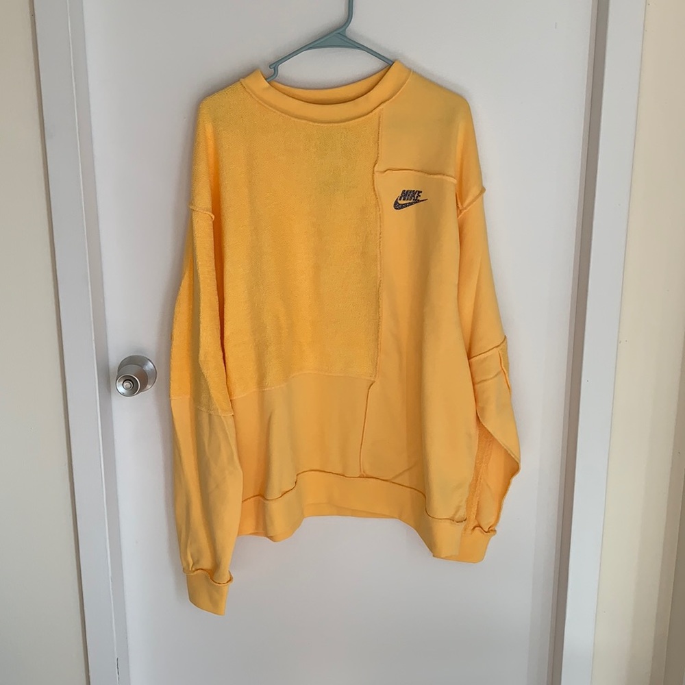 Nike Women's Yellow Pullover Crewneck Sweatshirt